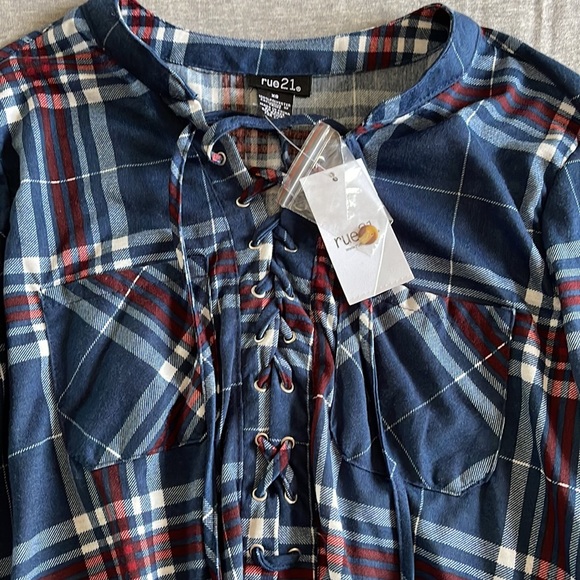 Shirts - Picture 4 of 4